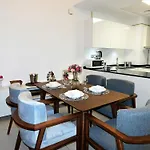 Luton Vacation Homes - Royal Bay