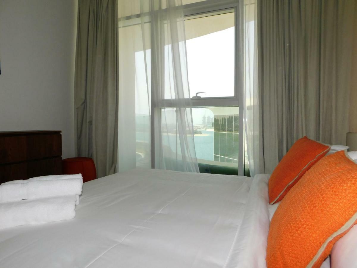 Apartment Luton Vacation Homes - Royal Bay *