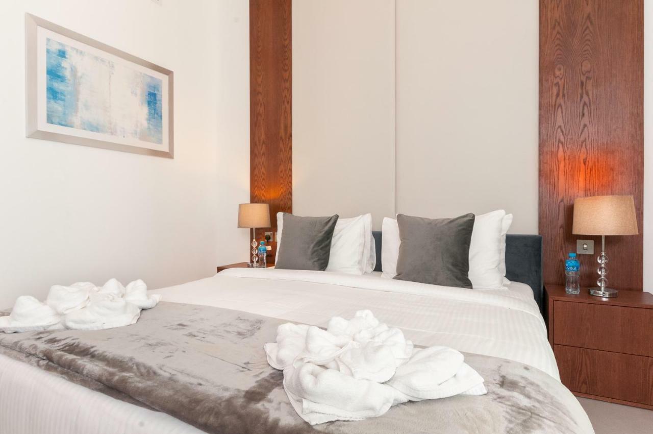 Apartment Luton Vacation Homes - Royal Bay