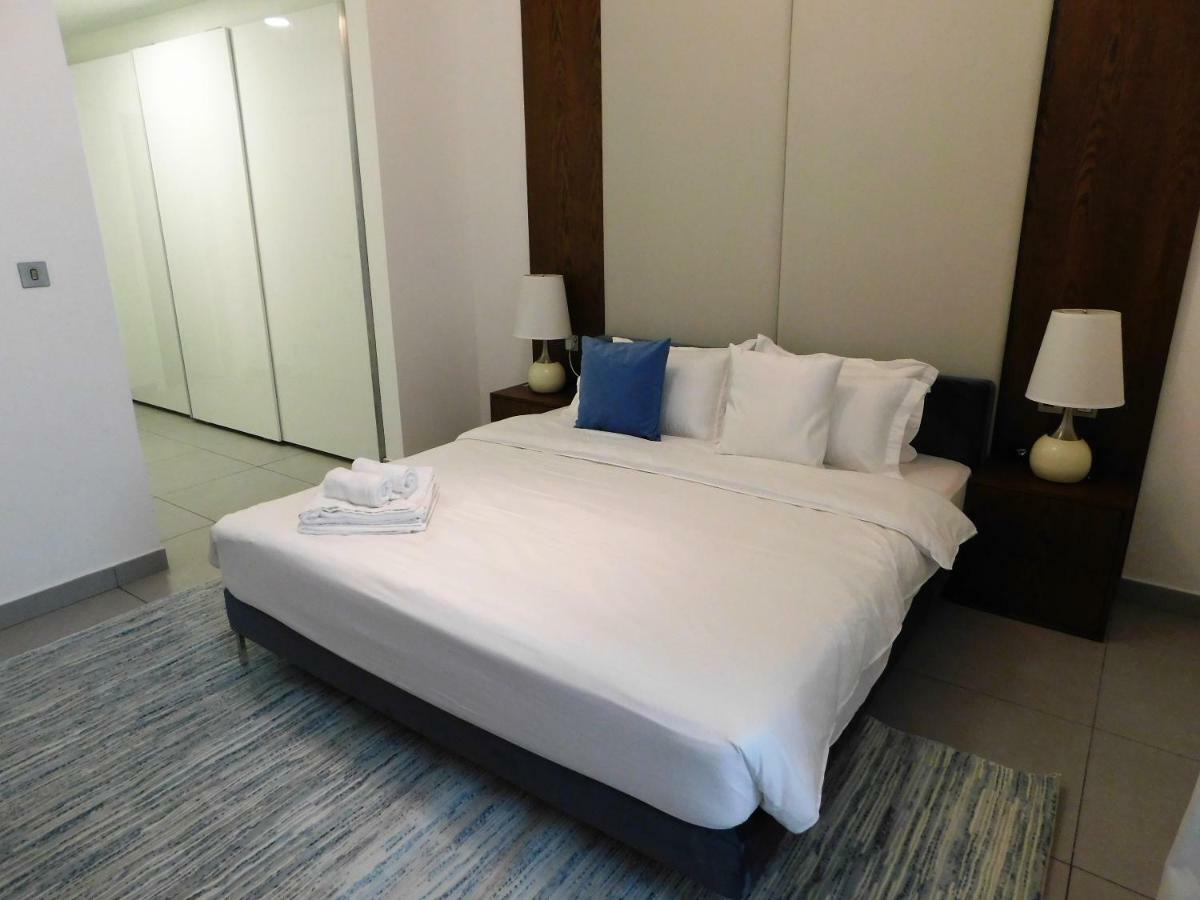 Luton Vacation Homes - Royal Bay Apartment *