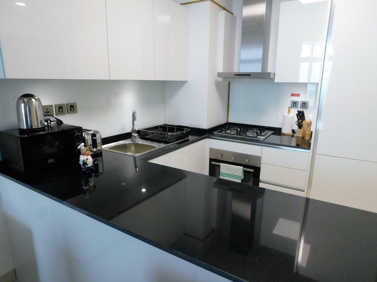 Luton Vacation Homes - Royal Bay Apartment