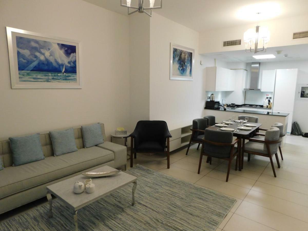 Luton Vacation Homes - Royal Bay * Dubai