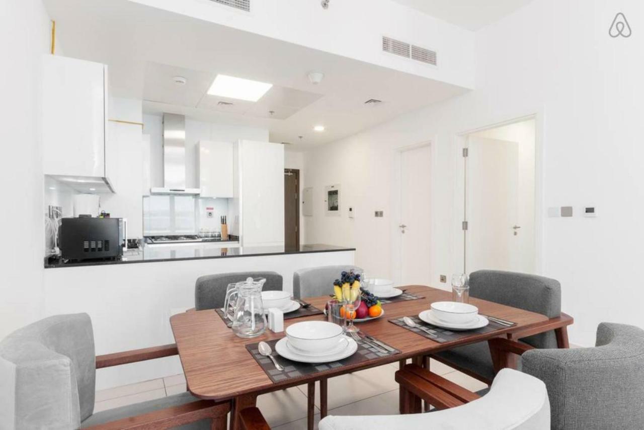 Luton Vacation Homes - Royal Bay *