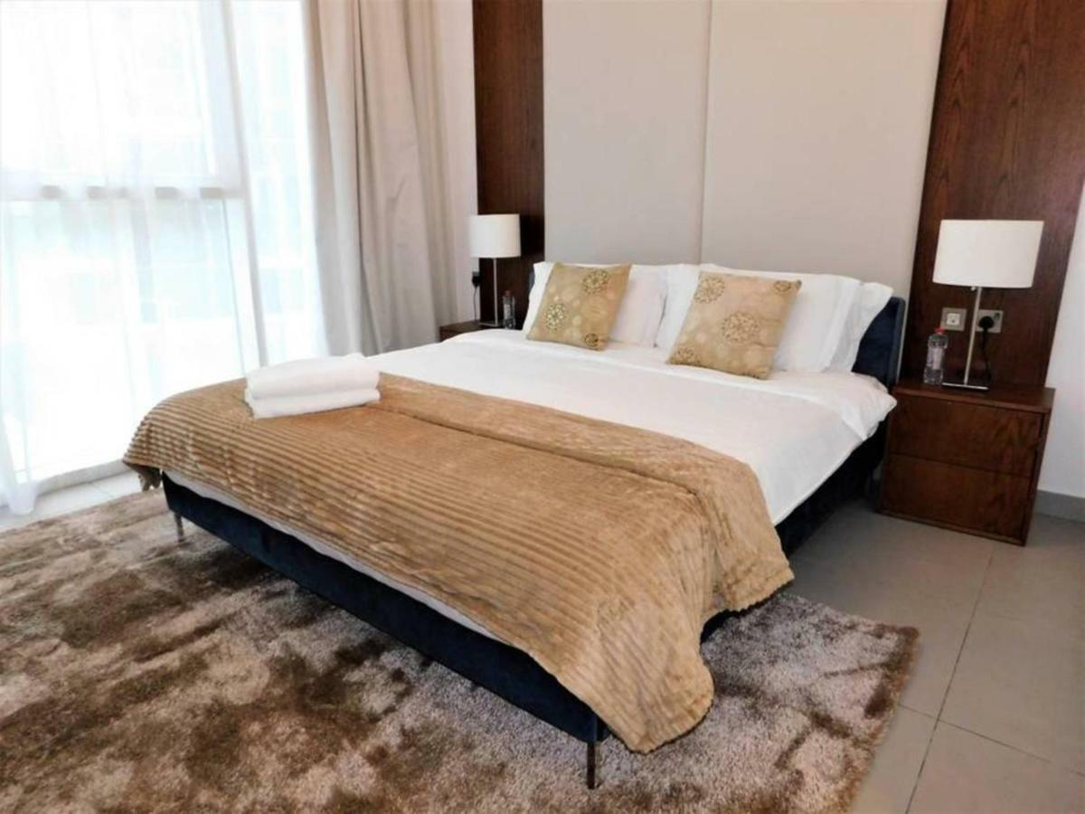 Luton Vacation Homes - Royal Bay