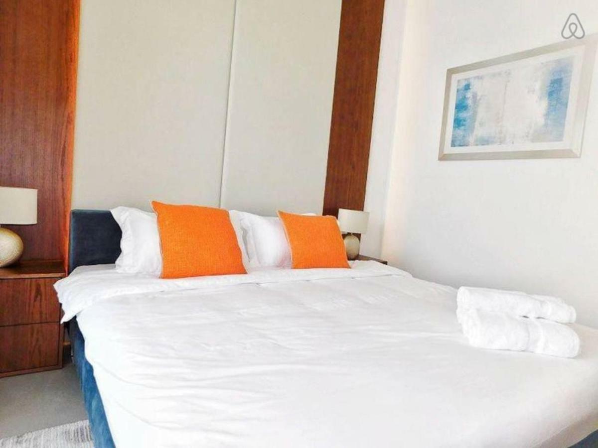 Luton Vacation Homes - Royal Bay Apartment