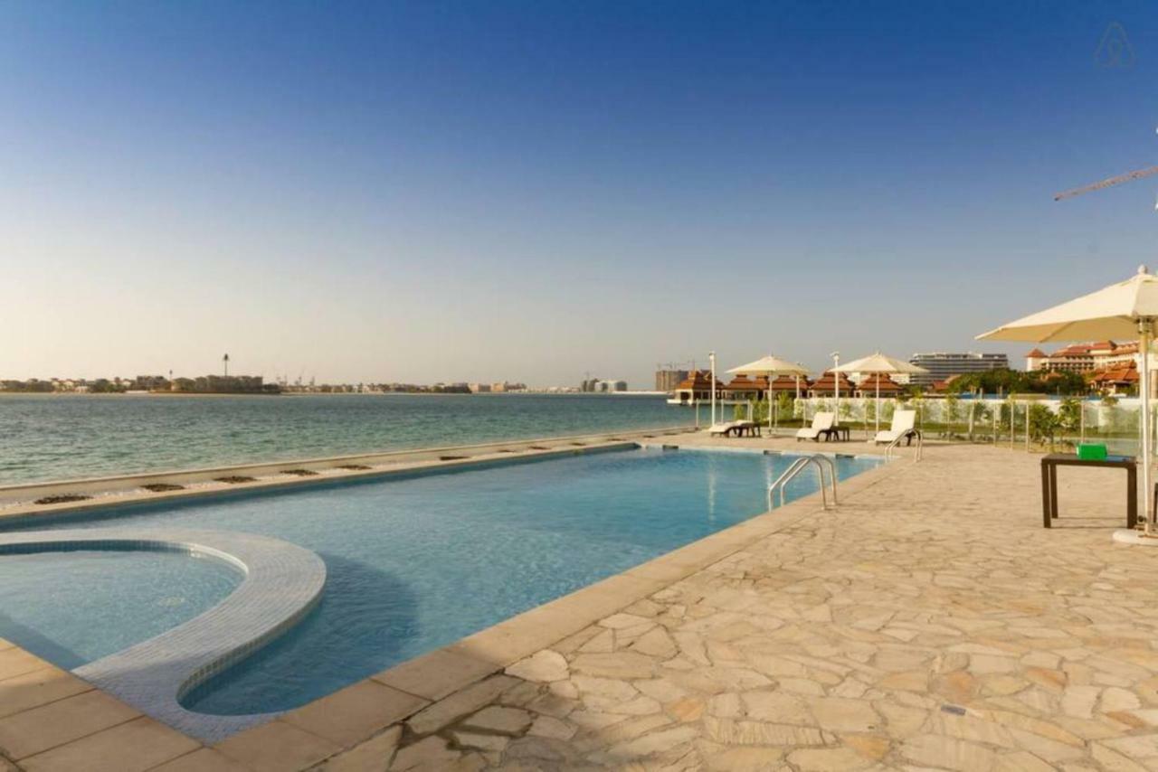 Luton Vacation Homes - Royal Bay *