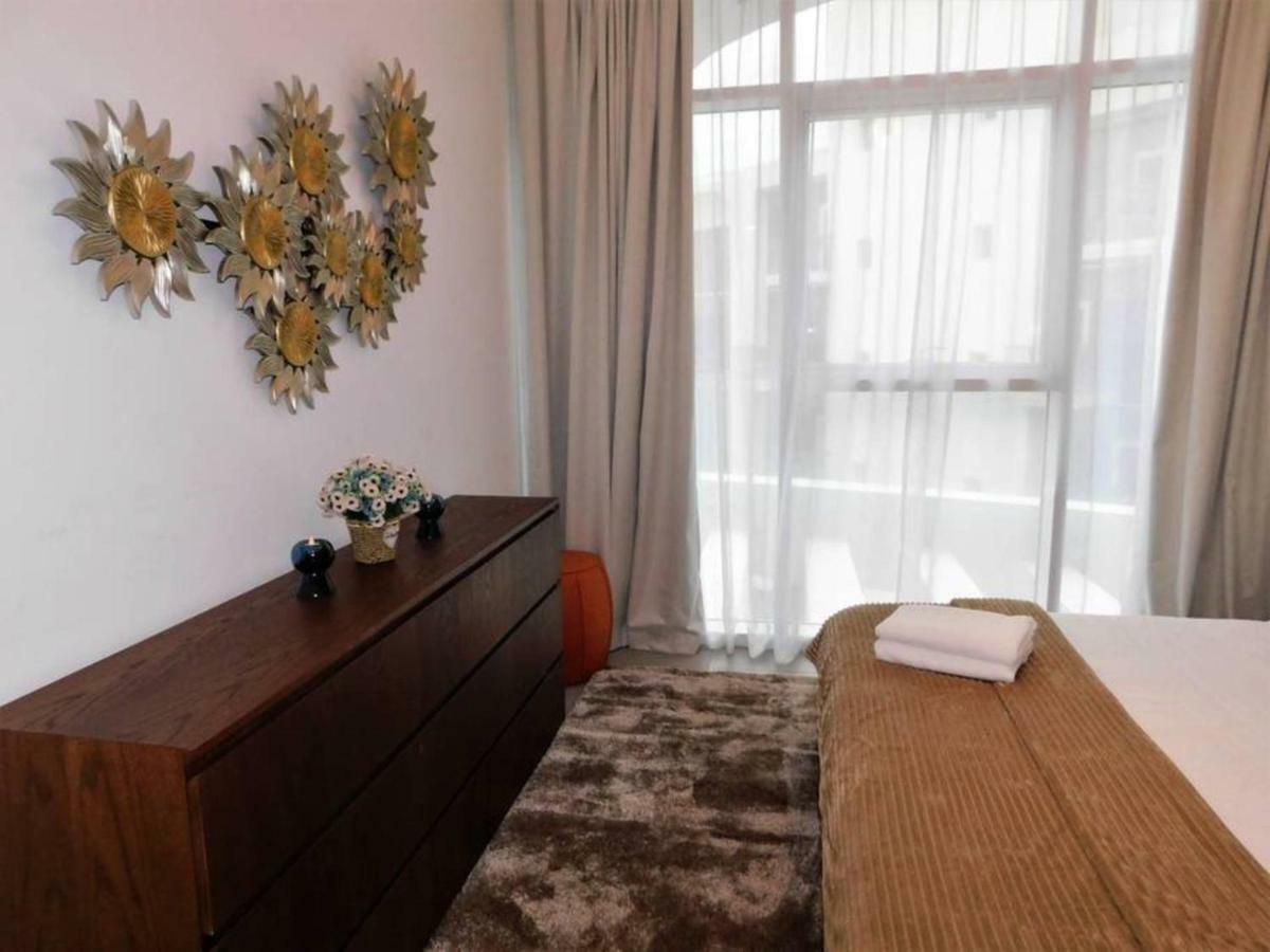 Apartment Luton Vacation Homes - Royal Bay