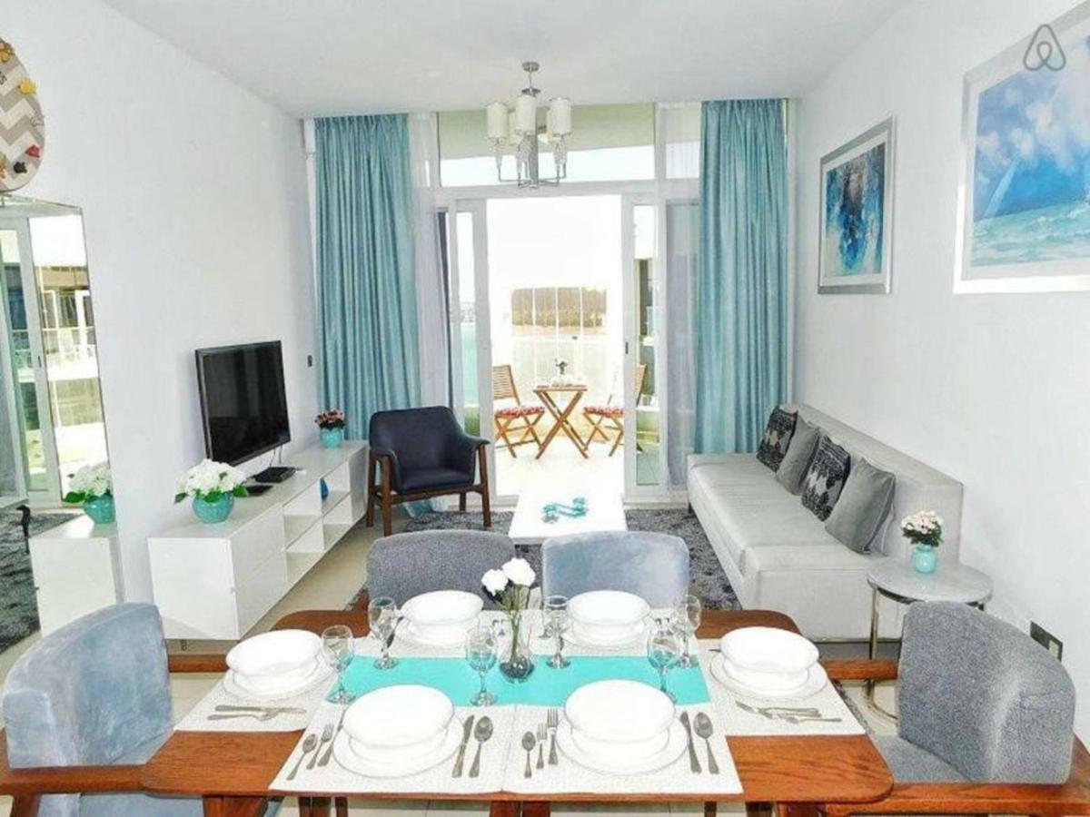 Luton Vacation Homes - Royal Bay *