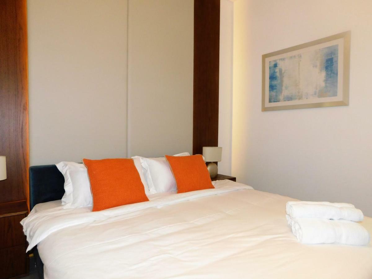 Apartment Luton Vacation Homes - Royal Bay