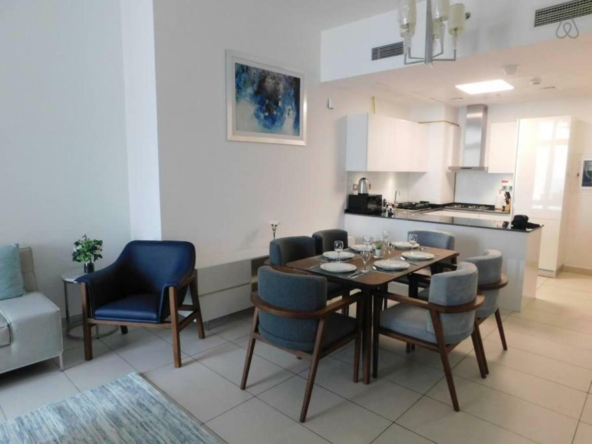 Apartment Luton Vacation Homes - Royal Bay